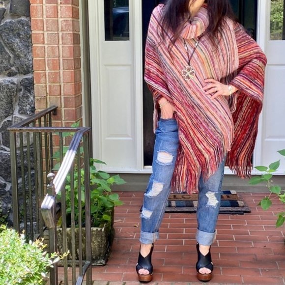 Multi-Hued Rose Cowl Neck NEW Gorgeous Poncho - Picture 2 of 6